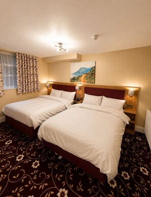 Executive Suite, 1 Bedroom | Hypo-allergenic bedding, iron/ironing board - Shakespeare Hotel (Halifax)