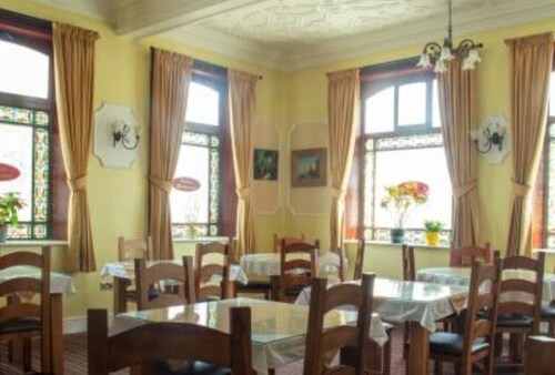 The Shakespeare Hotel and Caribbean Restaurant 