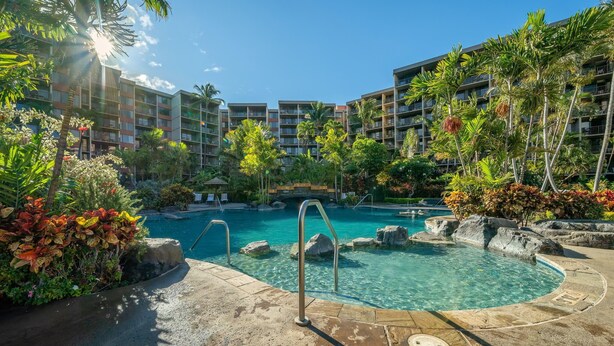 Outdoor pool - Pau Hana Hale (Lahaina)