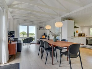 Dining - "Doria" - 2km from the sea by Interhome (Rømø)