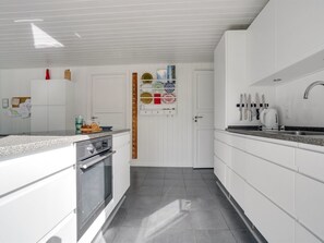 Køleskab, mikrobølgeovn, ovn, opvaskemaskine