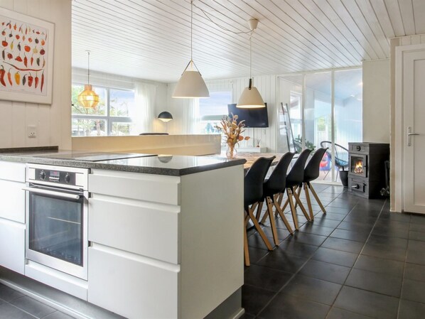 Køleskab, mikrobølgeovn, ovn, opvaskemaskine