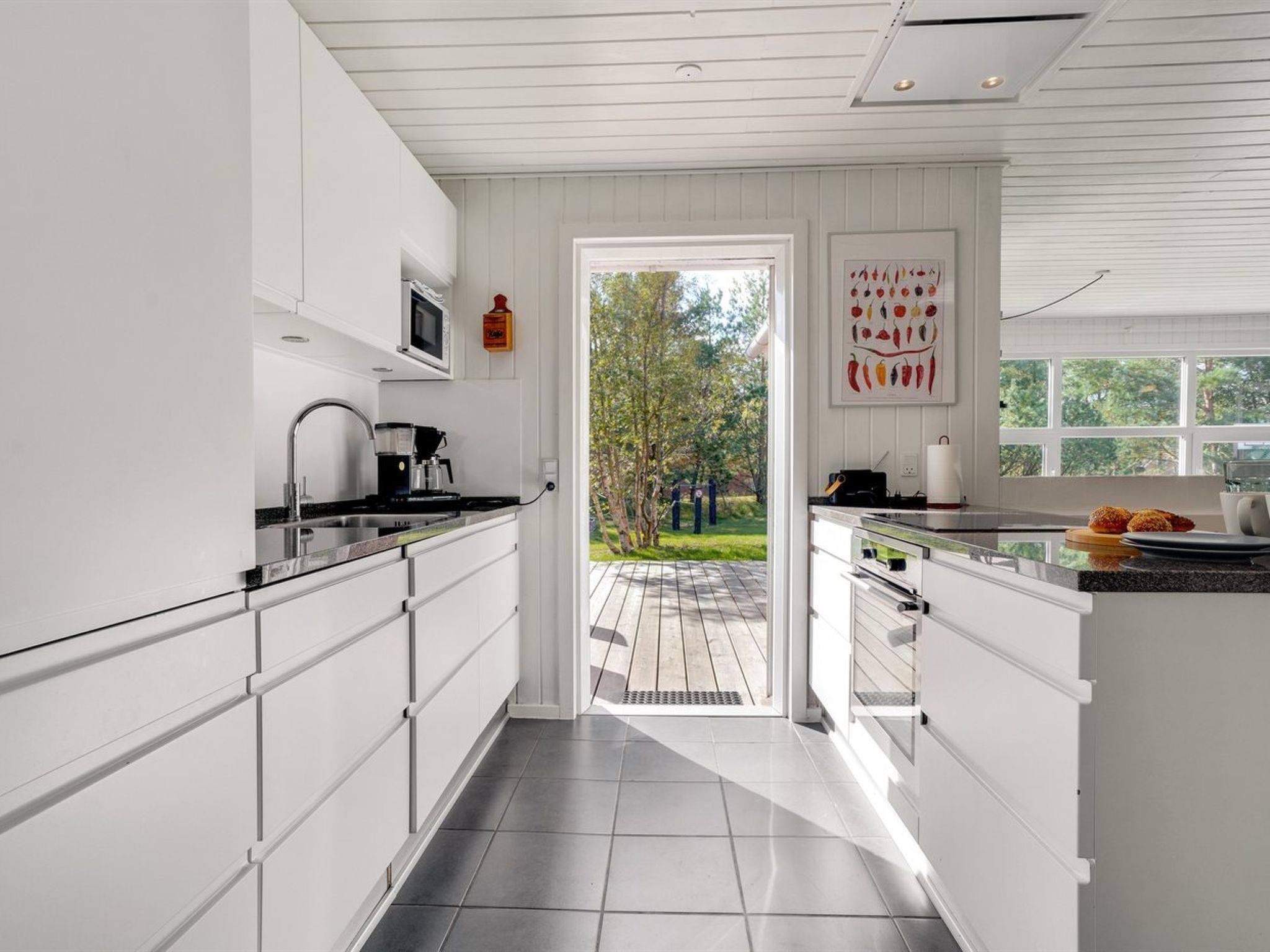 ثلاجة، ميكروويف، فرن، غسالة أطباق