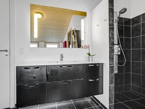 Bathroom - "Haghbarth" - 2.3km from the sea by Interhome (Rømø)