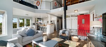 The Cachalot MCA# 4046- Oceanview, 1/4 block to beach, Dogs OK, Game room