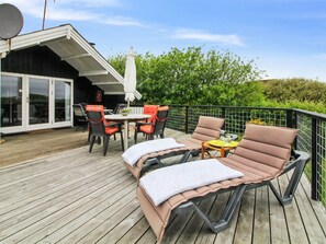 Outdoor dining - "Kylli" - 600m from the sea by Interhome (Rømø)
