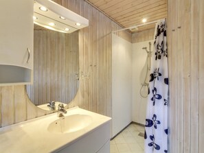 Bathroom - "Reidar" - 1km from the sea by Interhome (Rømø)