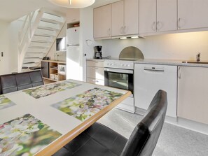 Frigorifero, microonde, forno, lavastoviglie