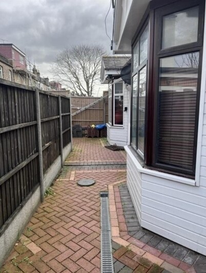 Inviting 1-bed Apartment in Ilford