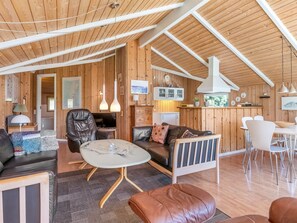 TV, fireplace, DVD player - "Bruna" - 2km from the sea by Interhome (Rømø)