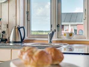 Fridge, oven, cookware/dishes/utensils - "Mortensen" - 350m from the sea by Interhome (Rømø)