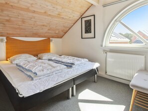 3 bedrooms, Internet