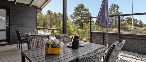 تناول الطعام بالخارج