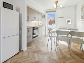 Refrigerador, microondas, horno y lavavajillas 