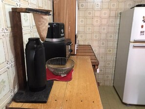 Utensilios de cocina y condimentos 