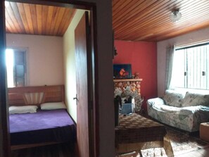 1 habitación, tabla de planchar con plancha y wifi 