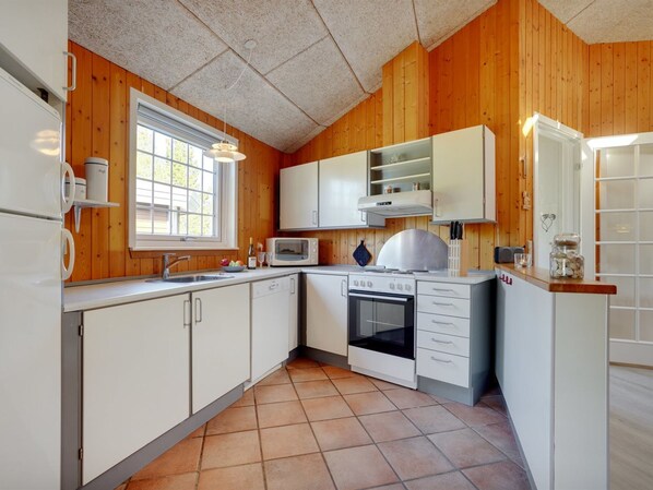 Køleskab, mikrobølgeovn, ovn, opvaskemaskine