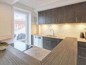 Fridge, microwave, oven, dishwasher