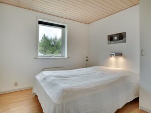 3 bedrooms, Internet