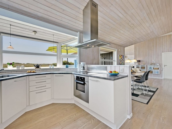 Køleskab, mikrobølgeovn, ovn, opvaskemaskine