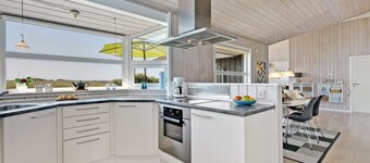 "Chrisse" - 550m from the sea by Interhome
