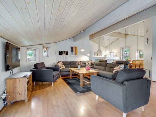 "Asdis" - 2.8km from the sea by Interhome