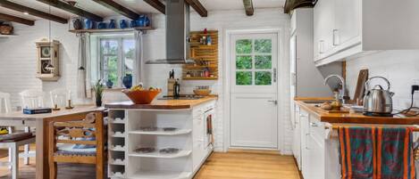Refrigerador, microondas, horno y lavavajillas