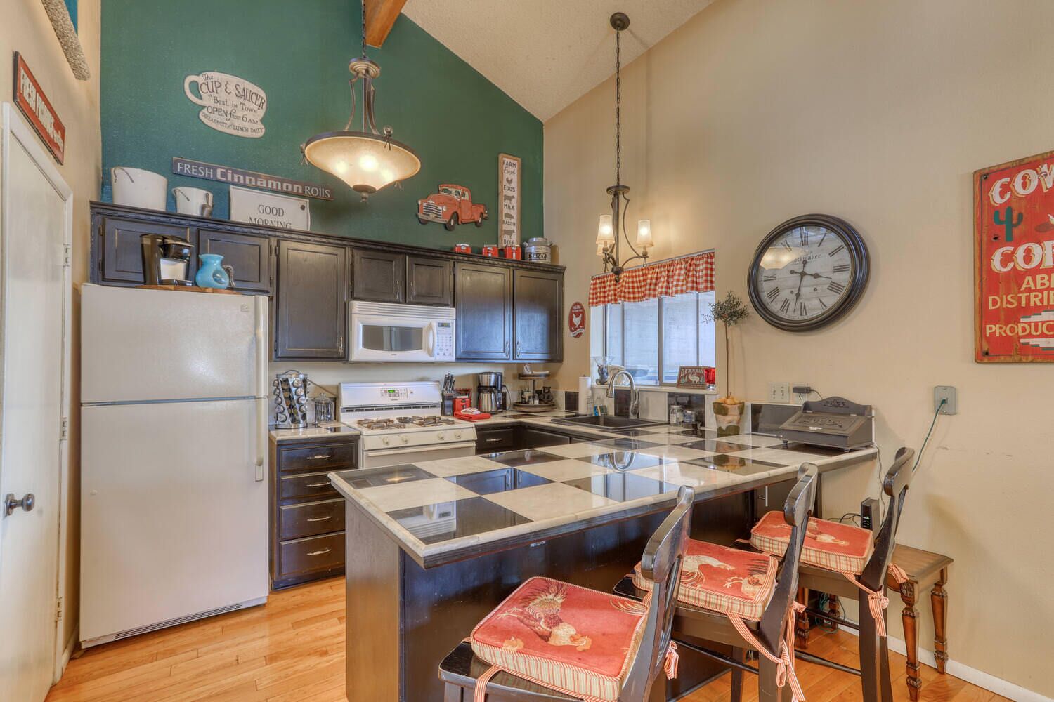 Nhà, nhiều giường, lò sưởi, quang cảnh núi | Bếp riêng | Tủ lạnh, lò vi sóng, lò nướng, bếp nấu 