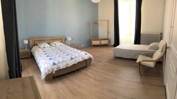 6 bedrooms, iron/ironing board, travel cot, free WiFi