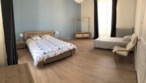 6 chambres, fer et planche à repasser, lit parapluie, Wi-Fi gratuit