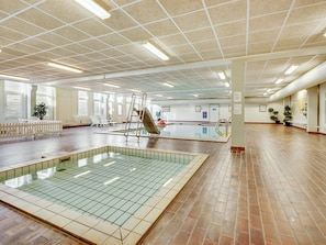 Indendørs pool