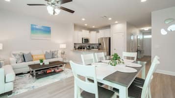 Townhome, Multiple Beds, Patio, Garden View (Pride of PCB) | Dining