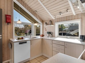 Refrigerador, microondas, horno y lavavajillas 