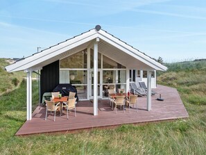 Outdoor dining - "Asvalde" - 150m from the sea by Interhome (Vejers Strand)