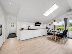 Fridge, microwave, dishwasher, cookware/dishes/utensils