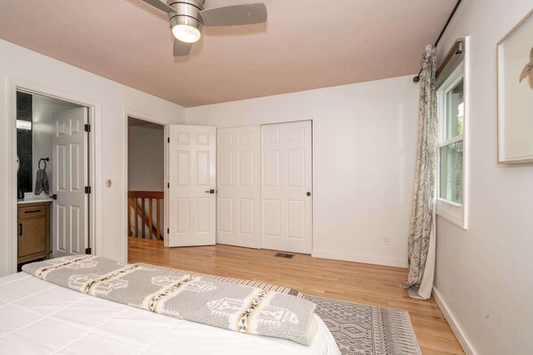 2 bedrooms, individually decorated, individually furnished, free WiFi