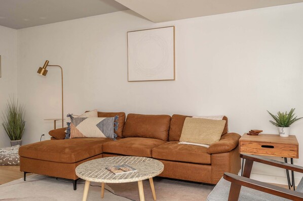 ハウス ベッド (複数台) バルコニー | リビング エリア