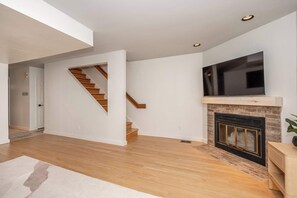 Rumah, Beberapa Tempat Tidur, balkon | Interior