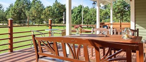 屋外ダイニングエリア