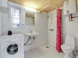 Bathroom - "Svenja" - 600m from the sea by Interhome (Vejers Strand)