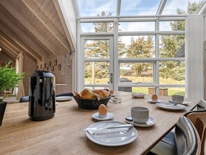 تناول الطعام