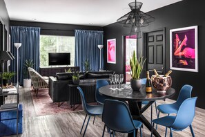 Dining - Retro Sanctuary (Nashville)