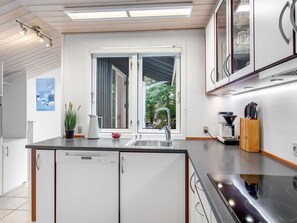 Køleskab, mikrobølgeovn, ovn, opvaskemaskine