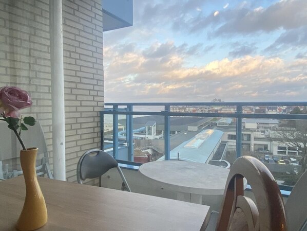 تناول الطعام بالخارج