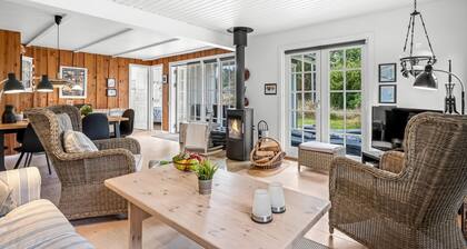 "Dines" - 1km from the sea by Interhome