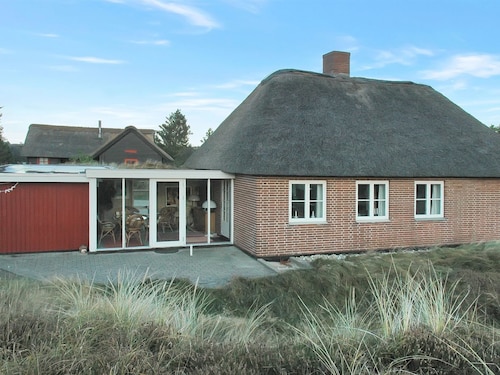 "Zuzan" - 500m from the sea by Interhome