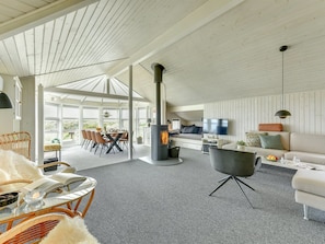TV, fireplace, DVD player