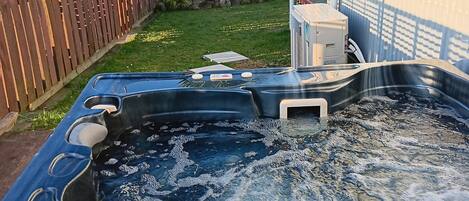 مغطس سبا خارجي