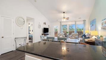 Condo, Multiple Beds, Balcony, Mountain View (Retreat by Design) | Interior