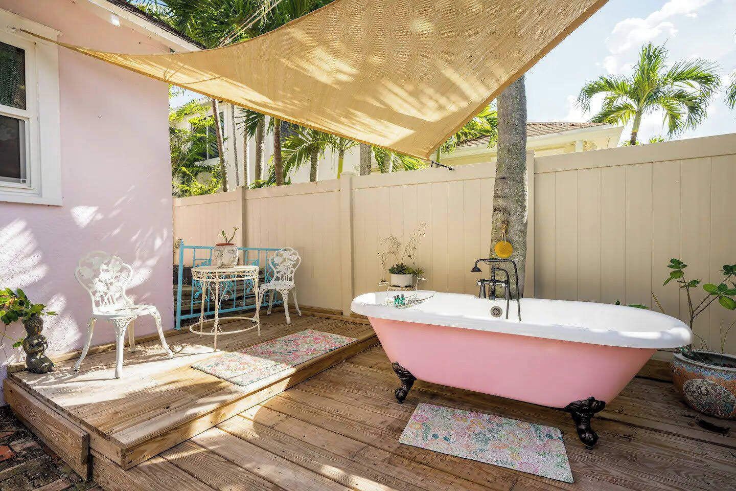 Rumah, 1 Tempat Tidur Queen dengan tempat tidur Sofa, patio, pemandangan kebun | Halaman properti